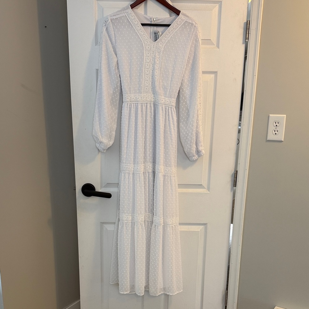 Convenant Apparel Jasmine Temple Elegant White Lace Maxi Dress M